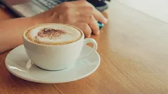 Vad kan man ersätta socker i kaffet med: sex hälsosammare alternativ