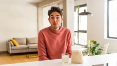 8 vanor hos en person som enligt psykologer hänger ihop med låg intelligensnivå