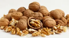 Släng inte valnötsskal: Det här ”avfallet” kan lösa många vardagsproblem