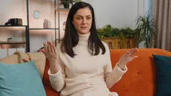 Kroppsspråk: en psykolog förklarar hur man kan se när någon inte gillar en