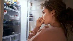 Vad händer med din kropp om du går och lägger dig hungrig?